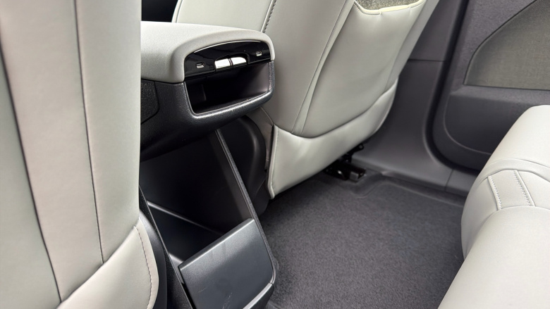 Volvo EX30 200kW SM Extended Range Plus 69kWh 5dr Auto Electric Estate